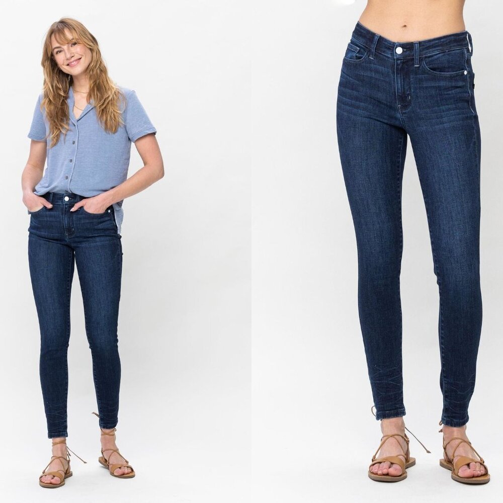 NWT JUDY BLUE mid rise skinny jeans with crinkle ankle (9/29)